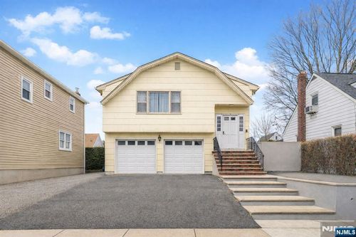 389 Madeline Ave, Garfield, NJ, 07026-2411 | Card Image