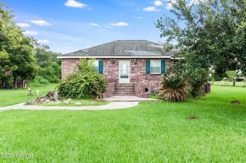 323 Boy Rd, Opelousas, LA, 70570-1086 | Card Image