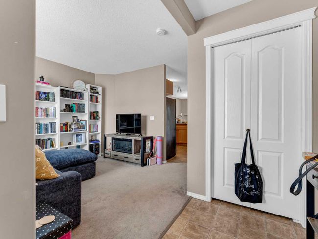 9 Somerset Lane Se, Home with 2 bedrooms, 1 bathrooms and 1 parking in Medicine Hat AB | Image 3