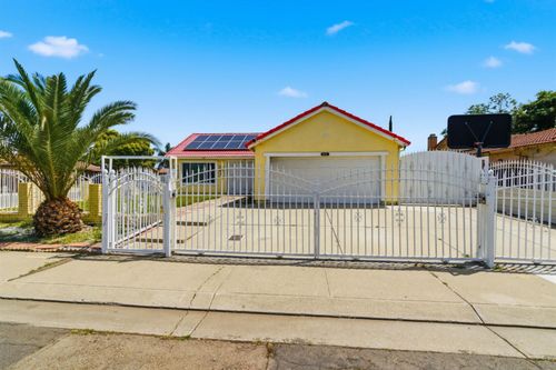 8152 Le Mans Ave, Stockton, CA, 95210-3244 | Card Image