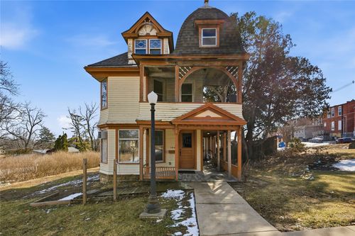 124 2nd Ave Nw, Mount Vernon, IA, 52314-1301 | Card Image