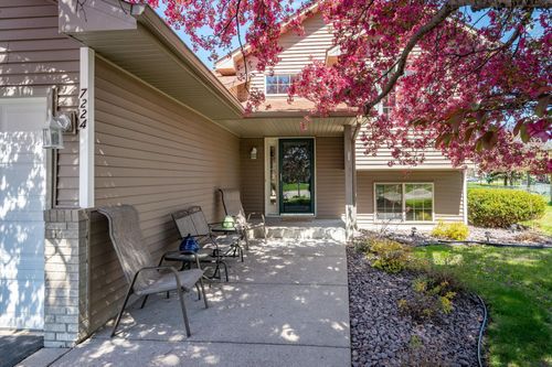 7224 Setzler Pkwy, Brooklyn Park, MN, 55445-3263 | Card Image