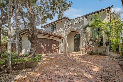 2561 Trapp Ave, Miami, FL, 33133-3831 | Card Image