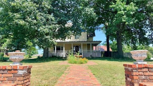 731 12th St, Trenton, MO, 64683-1707 | Card Image