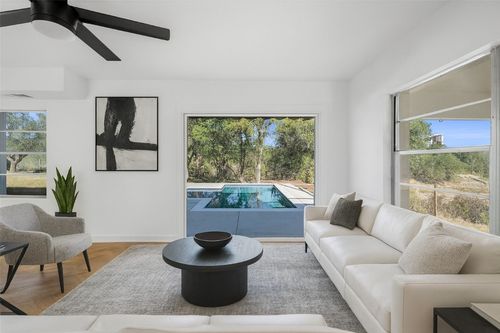 20204 Barnett Glenn Rd, Spicewood, TX, 78669-6573 | Card Image