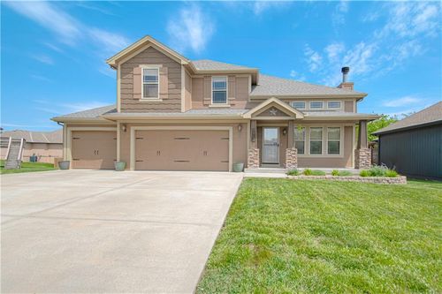 1902 Ne 197th Ct, Smithville, MO, 64089-7824 | Card Image