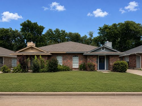 2327 Summer Place Dr, Arlington, TX, 76014-1913 | Card Image