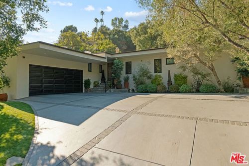 1115 N Bundy Dr, Los Angeles, CA, 90049-1512 | Card Image