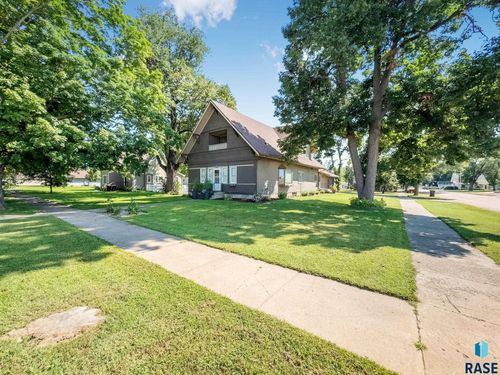 110 S Main St, Inwood, IA, 51240-7763 | Card Image