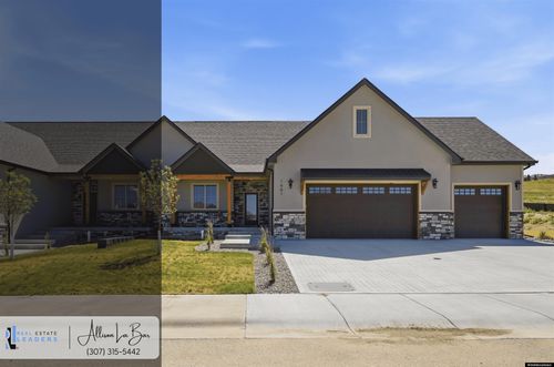 1661 Pinyon Pkwy, Casper, WY, 82609-3032 | Card Image