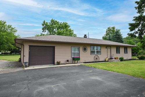 7142 State Road 36, Lake Geneva, WI, 53147-5100 | Card Image