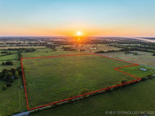 2 W Steve Owens Blvd, Miami, OK, 74354-7622 | Card Image