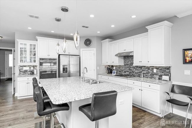 17 Landmark Rd, House other with 2 bedrooms, 3 bathrooms and null parking in Jamesburg NJ | Image 9