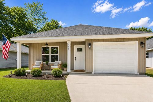 8084 3rd St, LAUREL HILL, FL, 32567-2007 | Card Image