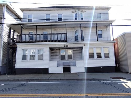 220 Washington St, West Warwick, RI, 02893-5094 | Card Image