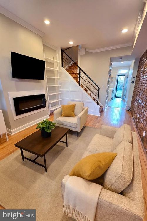 1209 Florida Ave Ne, WASHINGTON, DC, 20002-7105 | Card Image