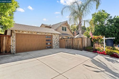 4218 Cobblestone Dr, Concord, CA, 94521-2726 | Card Image