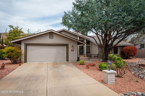 30 Pioneer Dr, Sedona, AZ, 86351-8944 | Card Image