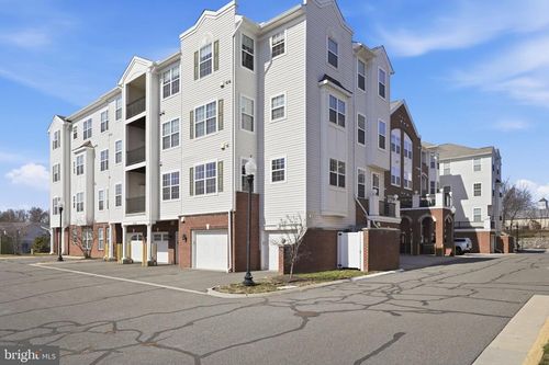 202-9204 Charleston Dr, Manassas, VA, 20110-2829 | Card Image