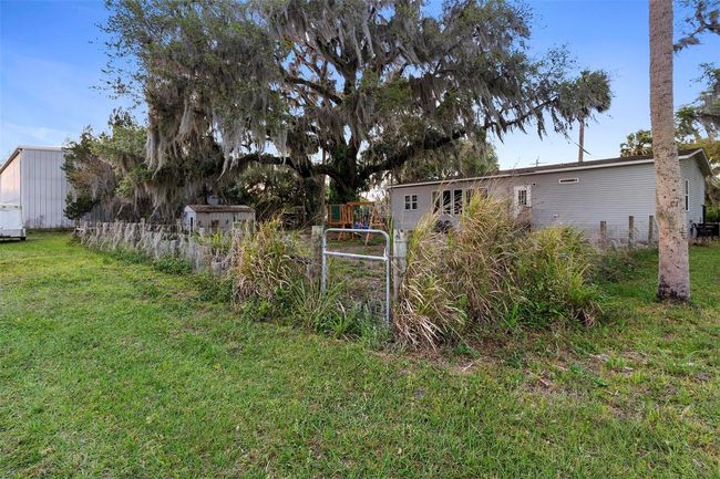Back access to fenced area | Image 31