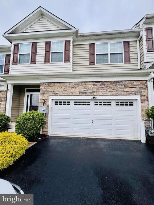 257 Fairfield Cir W, ROYERSFORD, PA, 19468-2859 | Card Image