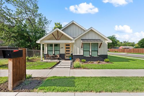 739 Flint St, Fort Worth, TX, 76115-1310 | Card Image
