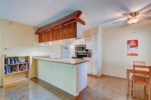 7-910 Duncan Ln, Austin, TX, 78705-2632 | Card Image