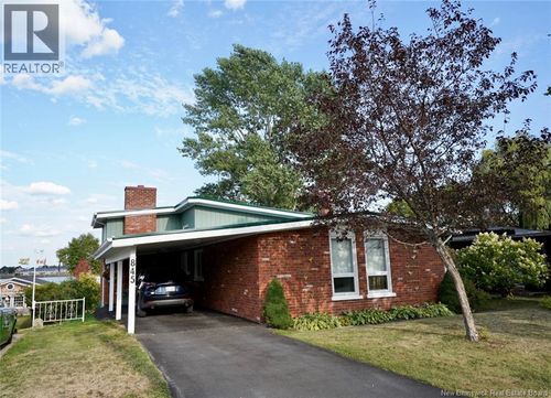 845 O'Neil Ave, Bathurst, NB, E2A2L2 | Card Image