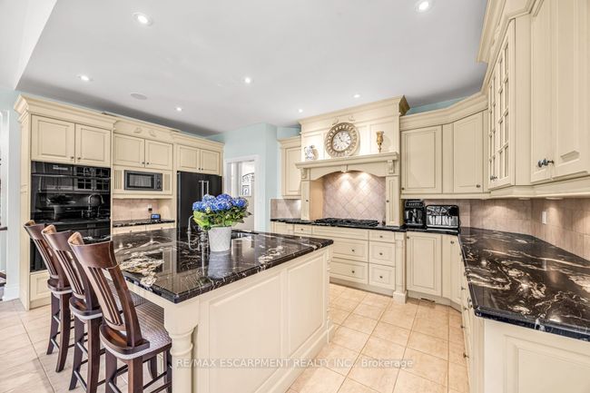 5029 Cedar Springs Crt, House other with 3 bedrooms, 3 bathrooms and 12 parking in Burlington ON | Image 16