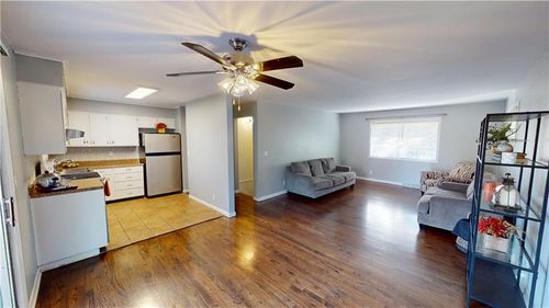 4542 W 50th St, Roeland Park, KS, 66205-1302 | Card Image