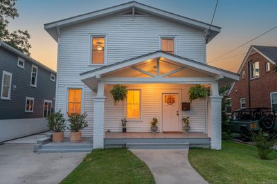 66 Poplar front twilight | Image 2