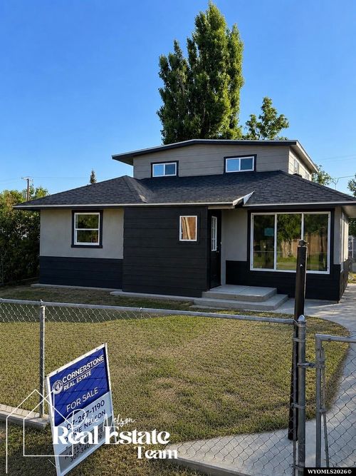 410 Morgan Ave, Mills, WY, 82644-5110 | Card Image