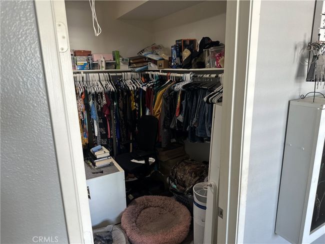 Walk-in Closet | Image 22