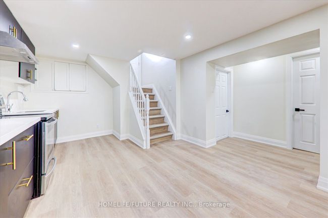 702 Emerson Ave, House other with 5 bedrooms, 2 bathrooms and 2 parking in Oshawa ON | Image 21