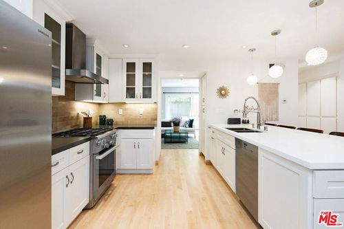 5-938 5th St, Santa Monica, CA, 90403-2653 | Card Image