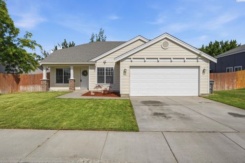 821 S Tweedt St, Kennewick, WA, 99336 | Card Image