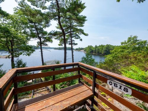15598 Georgian Bay Rd, Honey Harbour, ON, P0E1E0 | Card Image