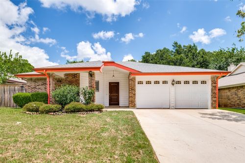 405 Myrtle Dr, Arlington, TX, 76018-1676 | Card Image