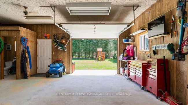 21725 Adelaide Rd, House other with 3 bedrooms, 1 bathrooms and 10 parking in Mount Brydges ON | Image 23
