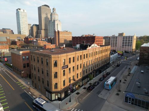 84-64 Union Pl, Hartford, CT, 06103-1410 | Card Image