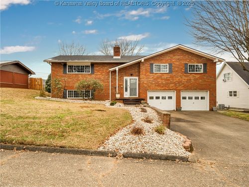 710 Flinn Ave, Ravenswood, WV, 26164-1332 | Card Image