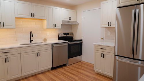 16-3 Silvestri Cir, Derry, NH, 03038-1341 | Card Image