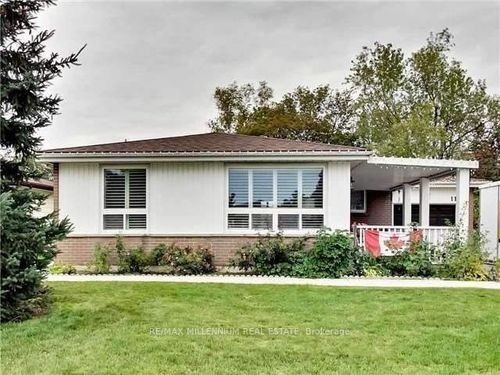 11 Beechwood Cres, Brampton, ON, L6T1X9 | Card Image