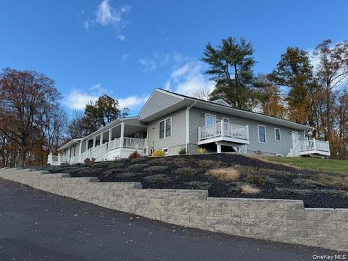 1-135 Cooper Rd, Fishkill, NY, 12524-2434 | Card Image