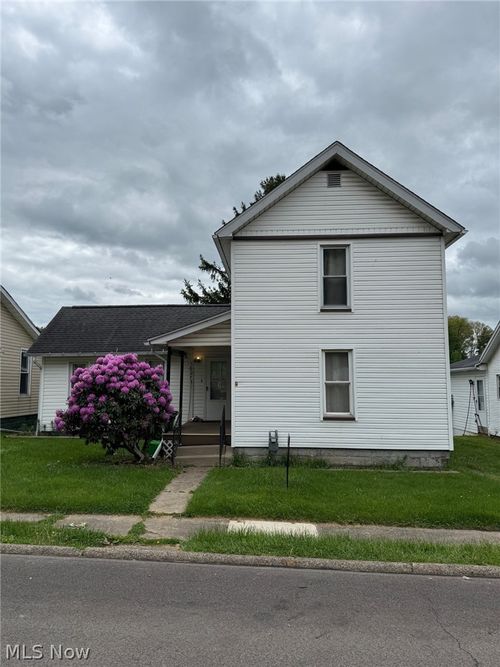 1627 Hay Ave, Coshocton, OH, 43812-1444 | Card Image