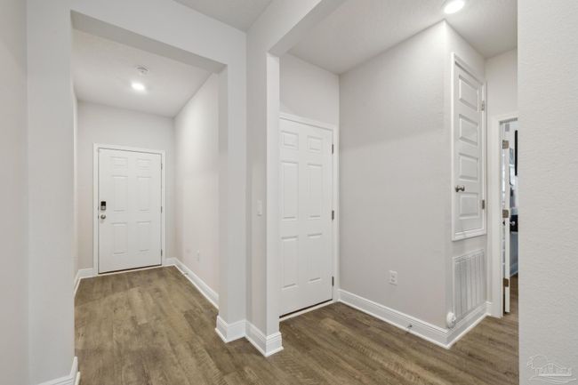 8018 Burnside Loop, House other with 4 bedrooms, 2 bathrooms and 2 parking in Pensacola FL | Image 4