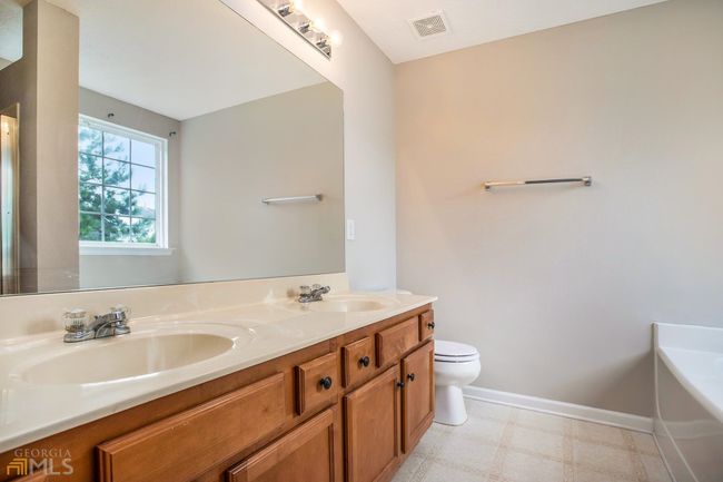 1276 Matt Moore Ct, House other with 3 bedrooms, 3 bathrooms and 2 parking in Lithia Springs GA | Image 6