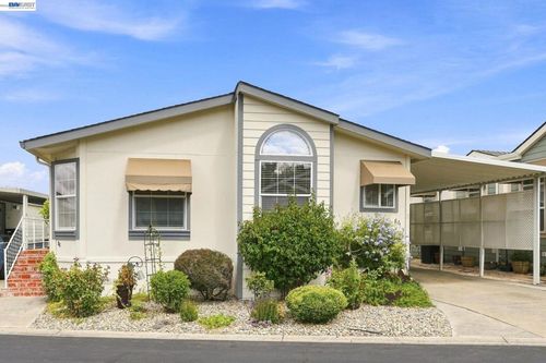 spc-86-3263 Vineyard Ave, Pleasanton, CA, 94566-6340 | Card Image