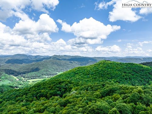 82 Double Head Mountain Road, Newland, NC, 28657 | Card Image