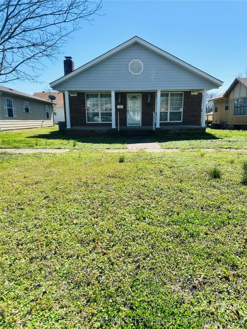 803 W Moore St, Henryetta, OK, 74437-5057 | Card Image